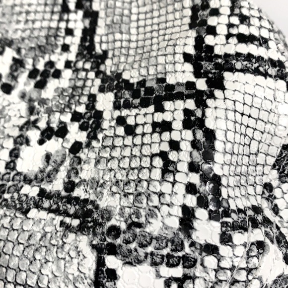 Urban Outfitters Bucket Hat - Picture 6 of 6